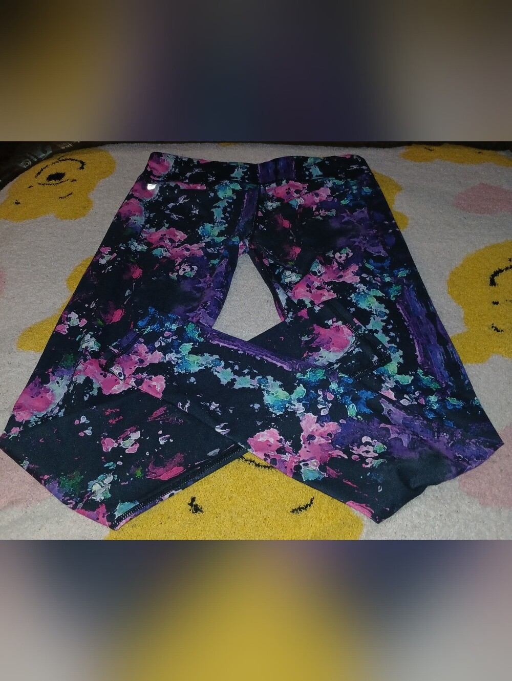 Pre-loved Women's Black Floral Splash Leggings - Brand Unknown
